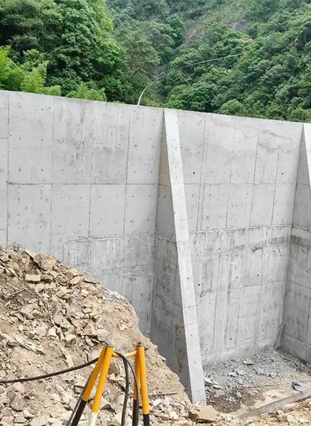 北京门头沟区重力式挡土墙